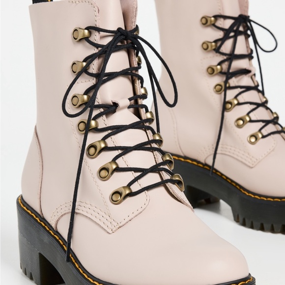 Dr. Martens Women's Lace-Up Boots - Vintage Taupe Smooth - US 7 - Picture 4 of 9